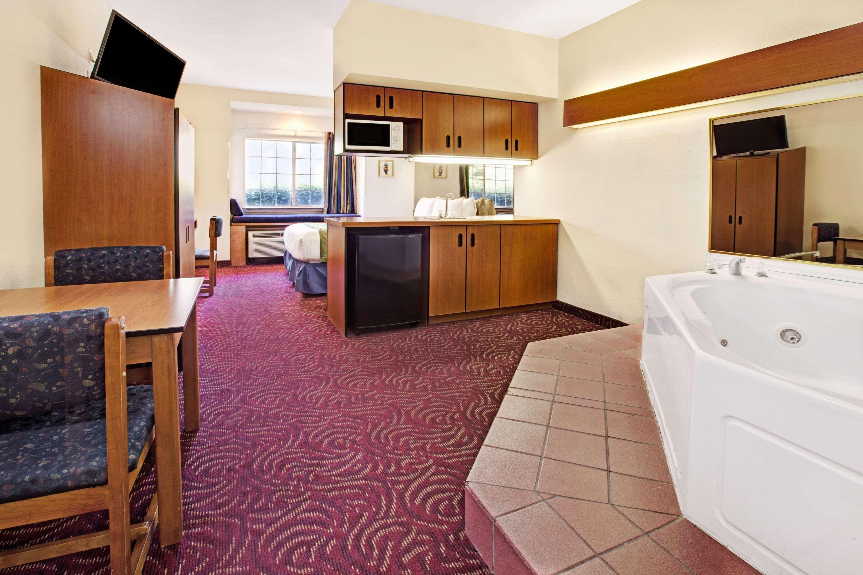 Econo Lodge Inn & Suites Mesquite - Dallas East Exterior foto